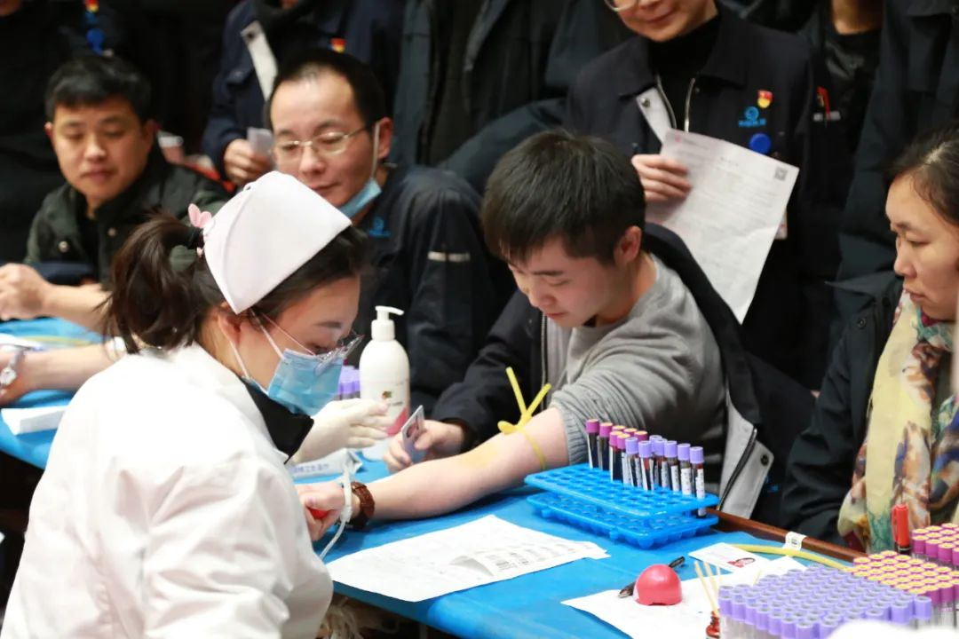 无偿献血，让平凡更伟大